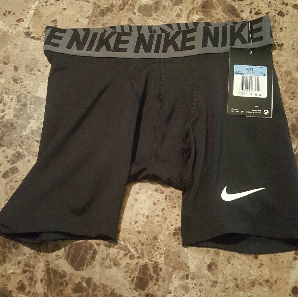 Boys Nike Pro shorts/ Size medium - Picture 2 of 5
